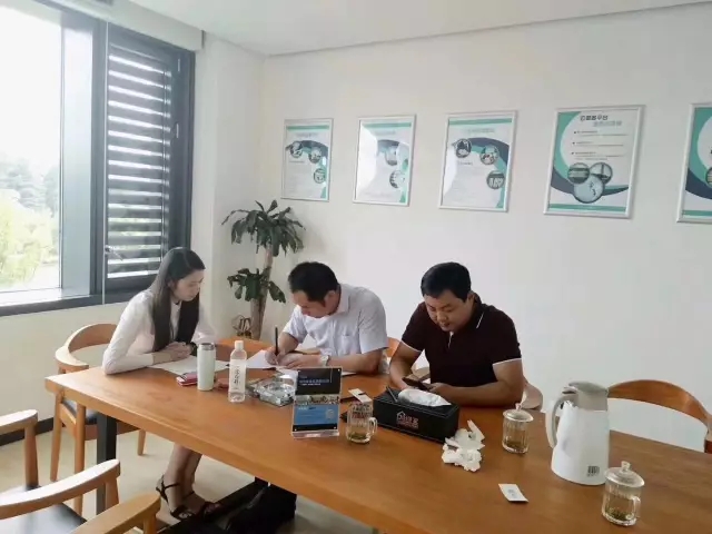 熱烈祝賀姜總、胡總簽約創(chuàng)綠家河南省市級(jí)代理！