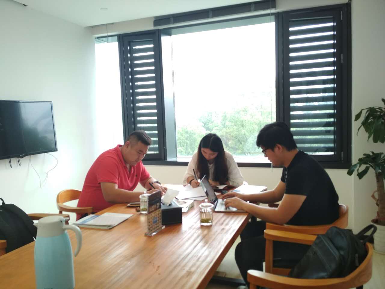熱烈祝賀劉總簽約創(chuàng)綠家山東省縣級市代理！