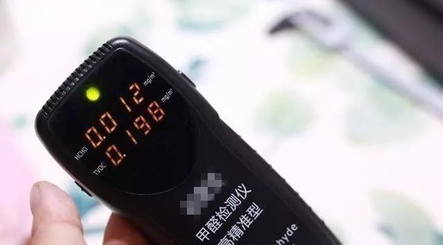 我買了一個甲醛檢測儀，吹口氣后發(fā)現(xiàn)原來我才是“地表最強(qiáng)”污染源！