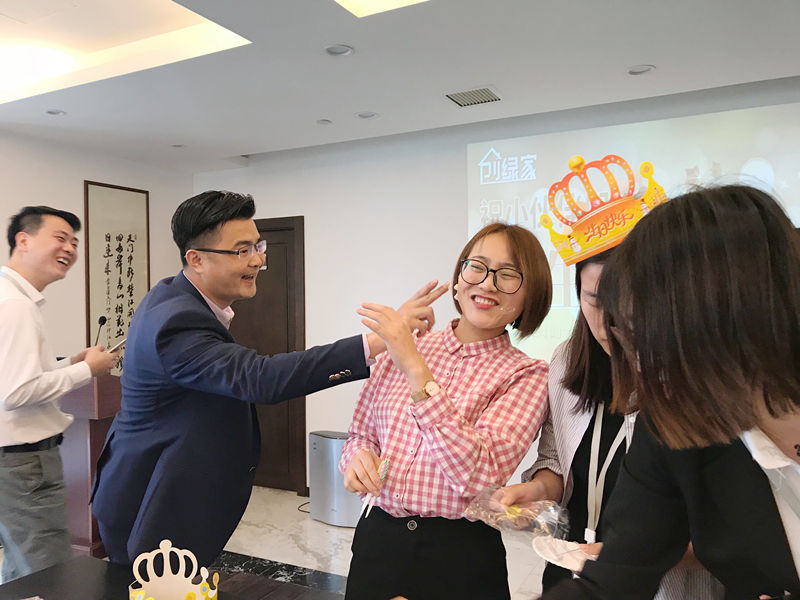 【4月生日會(huì)】業(yè)務(wù)很硬核，而我們只是甜美小公舉