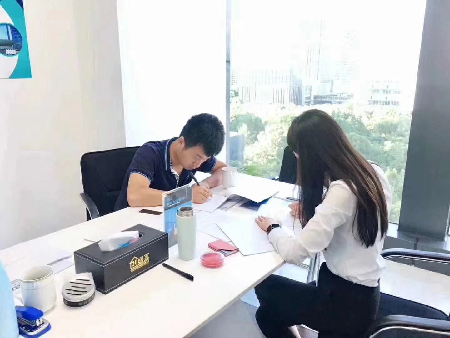 熱烈祝賀馮總、毛總簽約創(chuàng)綠家江蘇省縣級市代理！