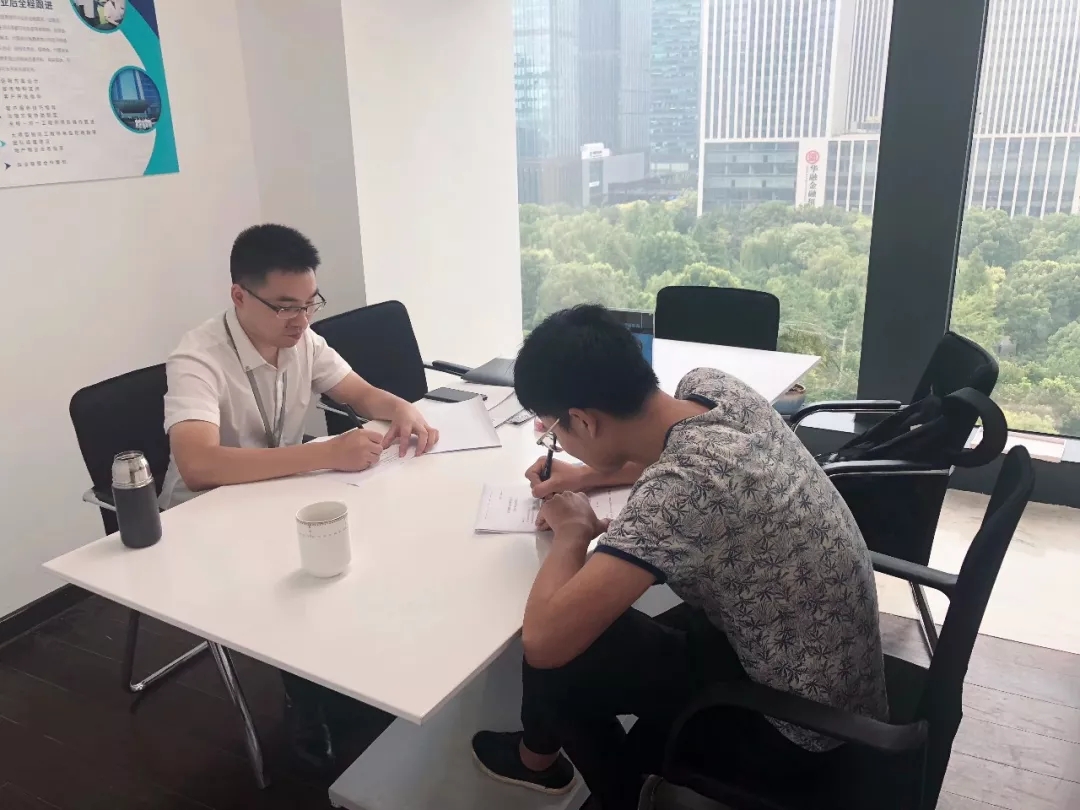 熱烈祝賀董總簽約創(chuàng)綠家重慶市區(qū)級代理！