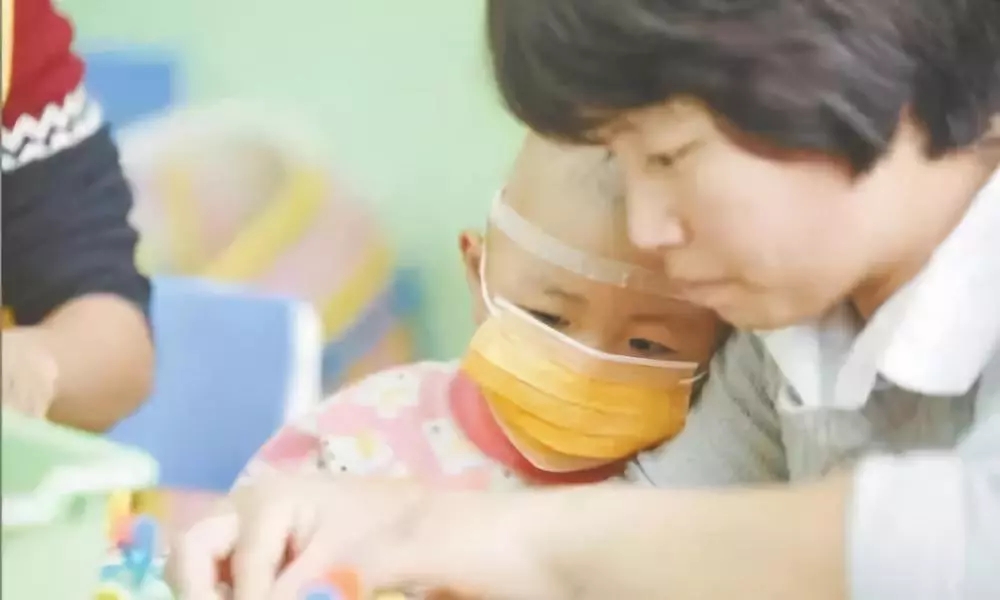 4歲男孩和媽媽辦“婚禮”，真相令人淚崩！