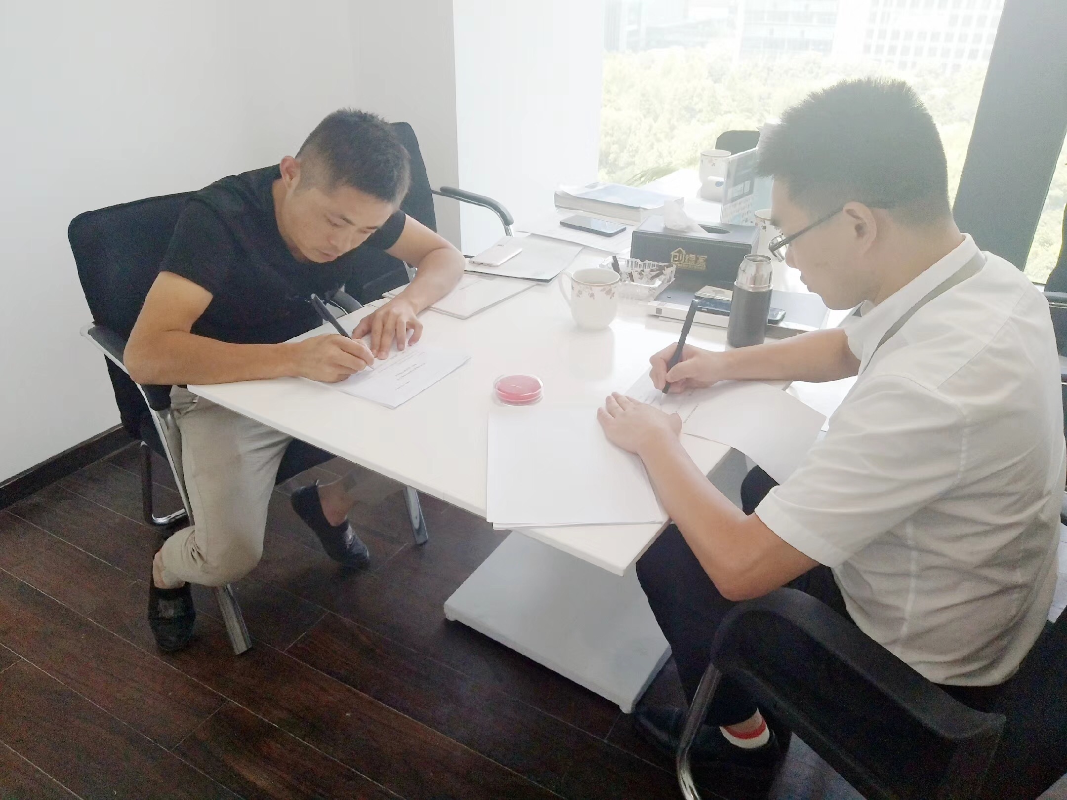 熱烈祝賀梅總團隊簽約創(chuàng)綠家宣城市縣級代理！