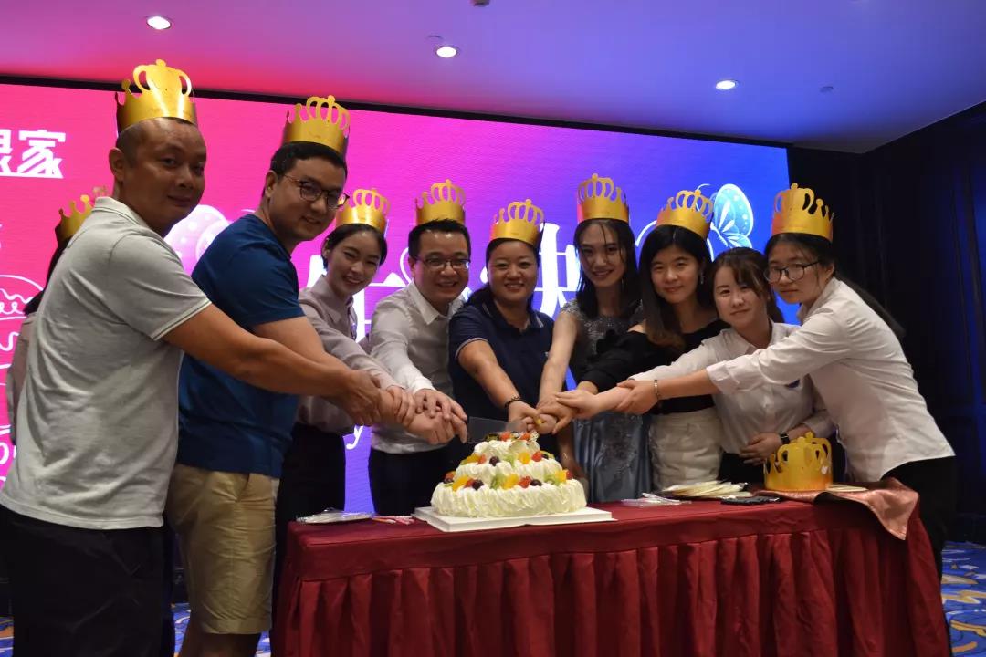 創(chuàng)綠家環(huán)保2018年中工作會議暨5周年慶典圓滿結(jié)束！