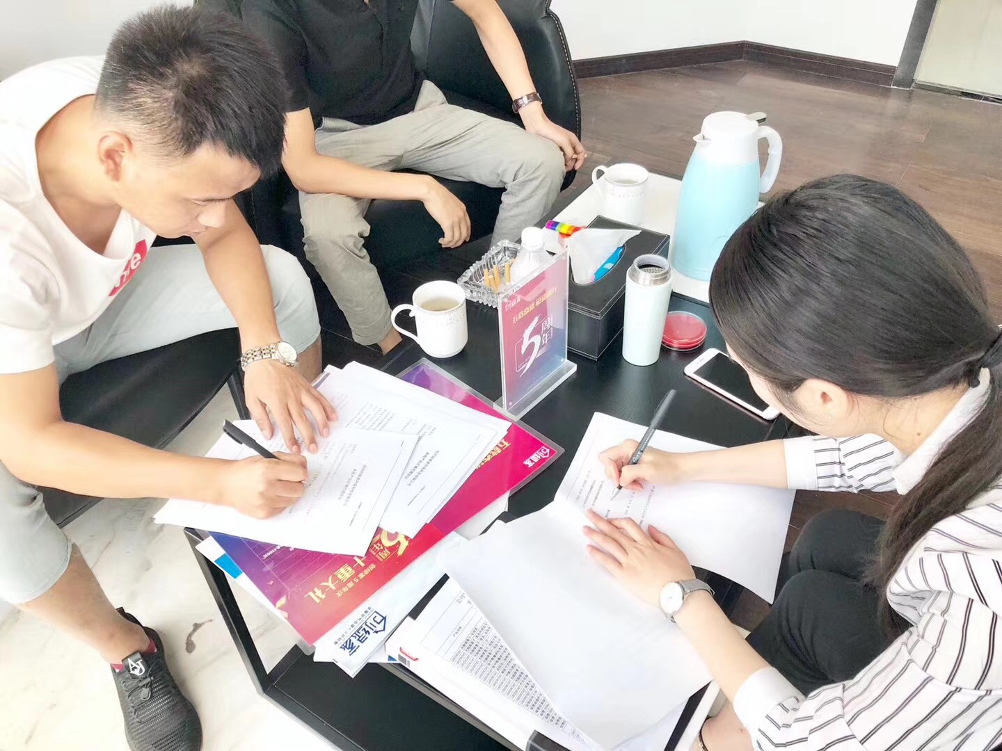 熱烈祝賀孫總、高總簽約創(chuàng)綠家西安市區(qū)級(jí)代理！