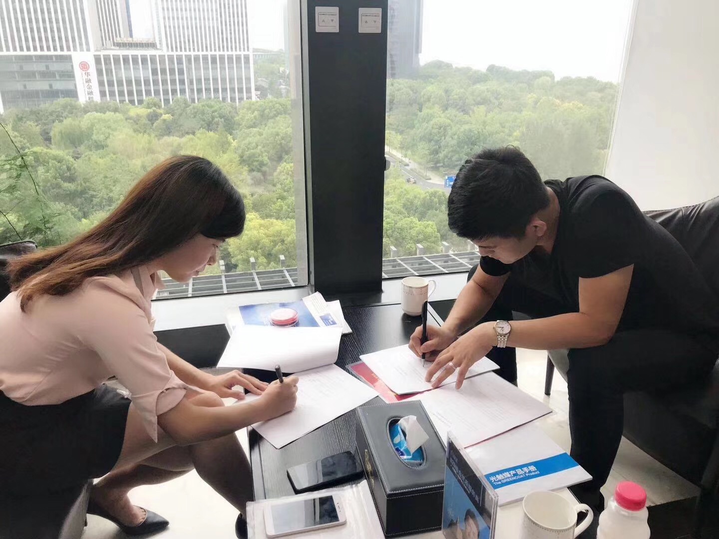 熱烈祝賀劉總簽約創(chuàng)綠家天津市區(qū)級(jí)代理！