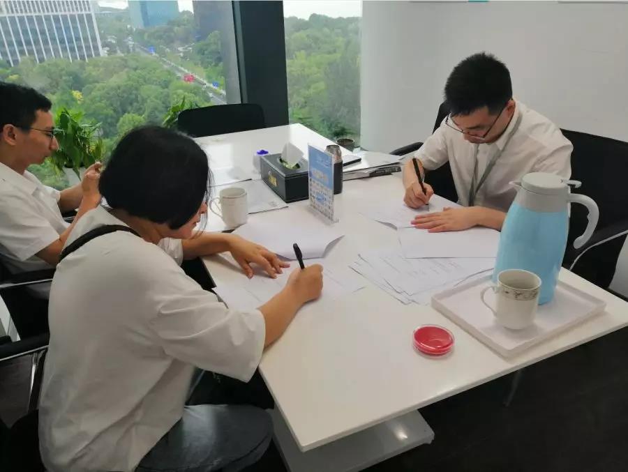 熱烈祝賀朱總、劉總簽約創(chuàng)綠家江蘇省蘇州市吳江區(qū)區(qū)級代理！