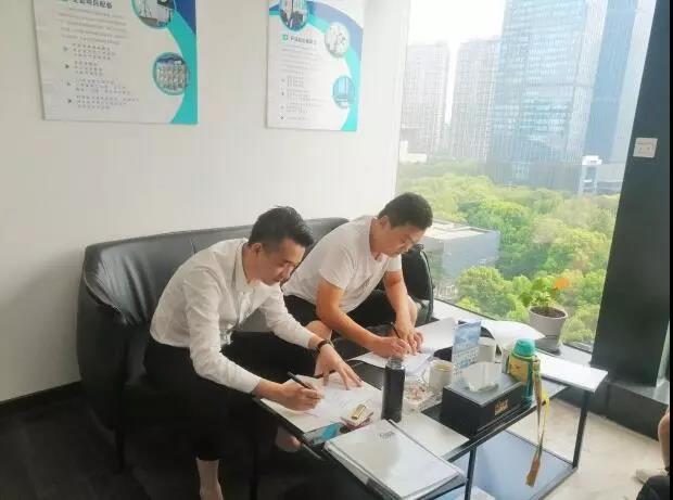 熱烈祝賀張總簽約創(chuàng)綠家山東省濟南市縣級代理！