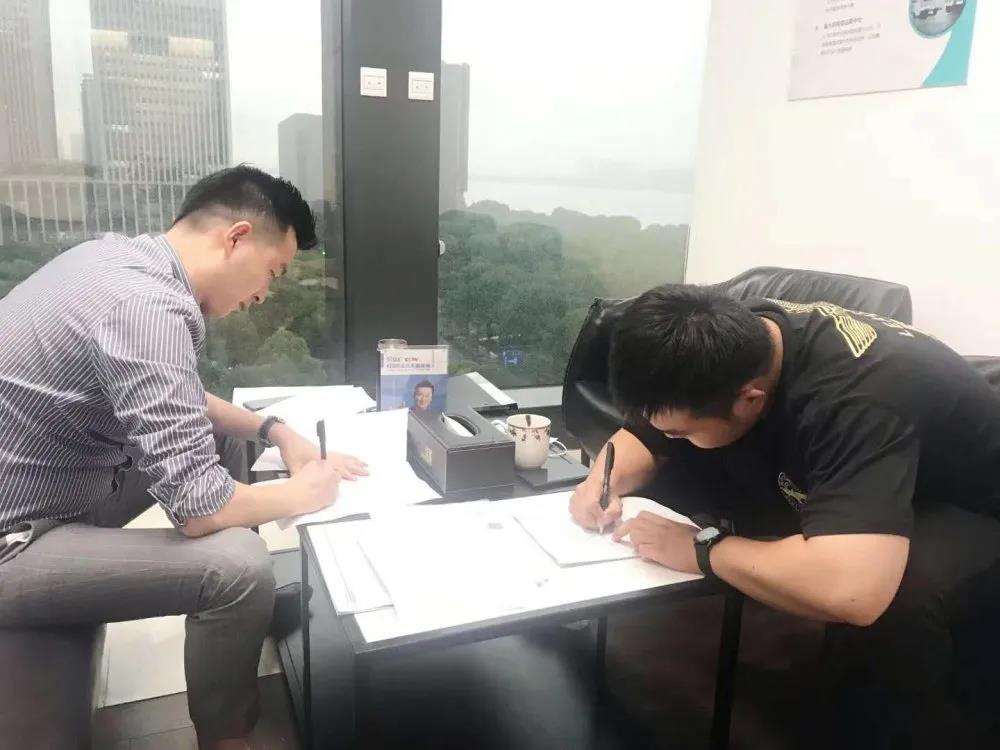 熱烈祝賀徐總簽約創(chuàng)綠家河南省鄭州市區(qū)級代理！
