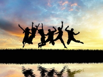 青春是用來(lái)奮斗的，除甲醛的青春最美麗！