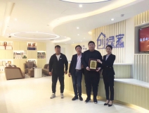 熱烈祝賀魏總、吳總、楊總簽約創(chuàng)綠家陜西省市級代理！