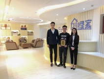 熱烈祝賀龍總、趙總簽約創(chuàng)綠家南京市區(qū)級代理！
