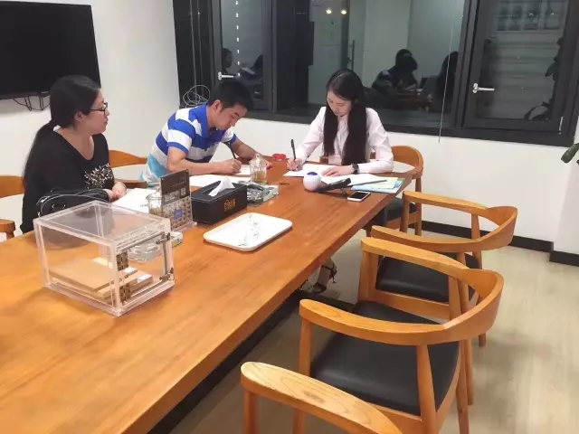 熱烈祝賀南昌經濟開發(fā)區(qū)徐總、聶總夫婦簽約創(chuàng)綠家！